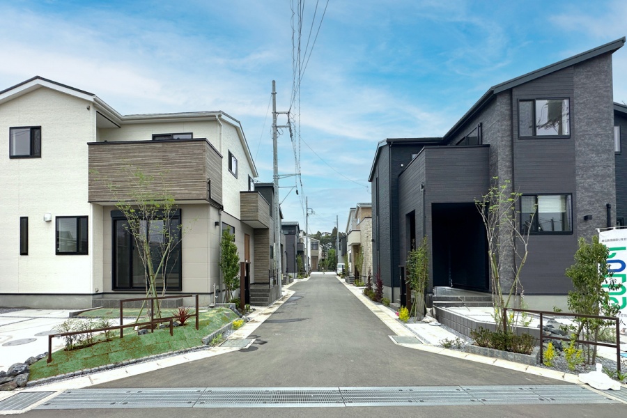 ビー・グレイス梅郷 木漏れ陽の広場