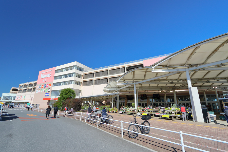 島忠ホームズ草加舎人店