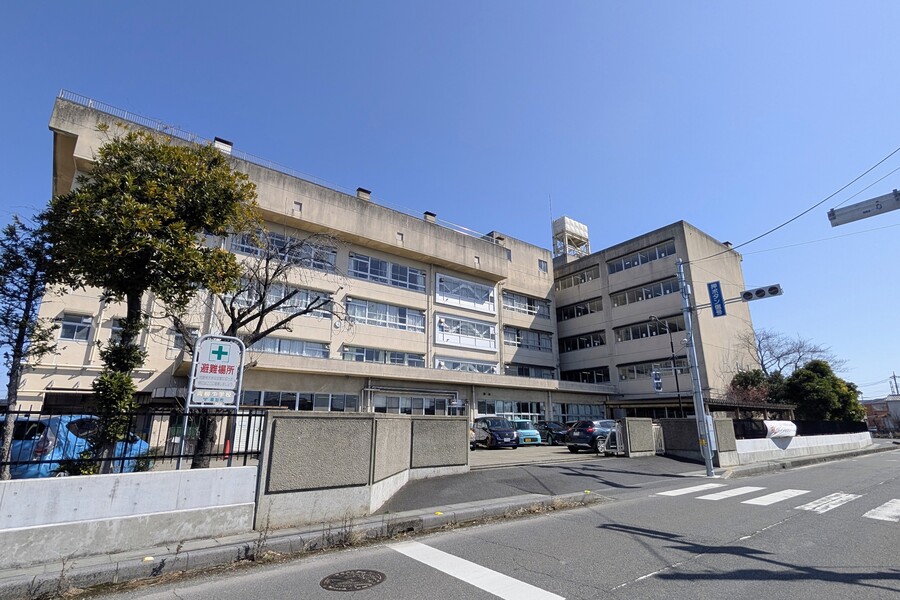 青柳中学校
